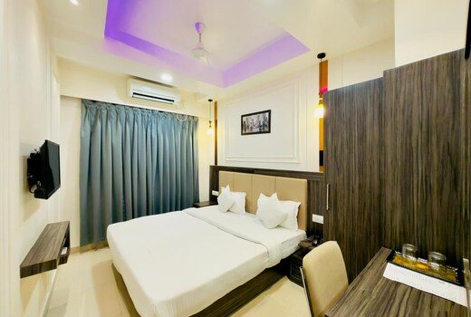 Hotel Golden Crown