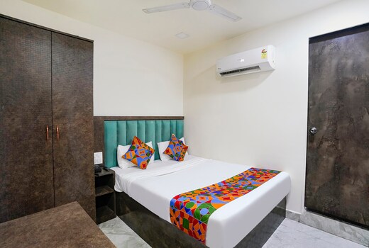FabHotel B Town