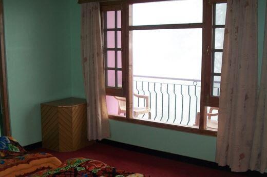 Hotel Gopal Apple Valley Resort