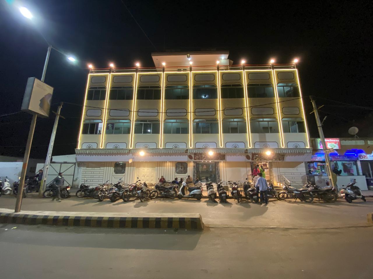 Thakar Hotel