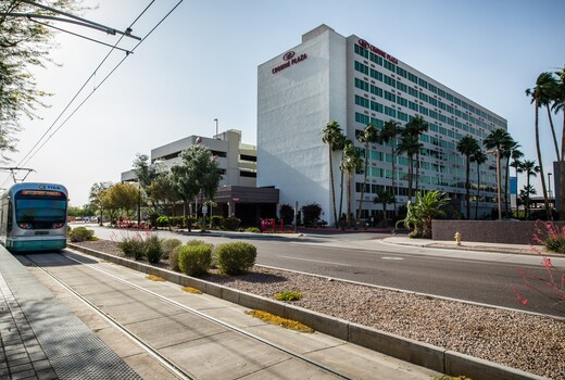 Crowne Plaza Phoenix Airport (Pet-friendly)