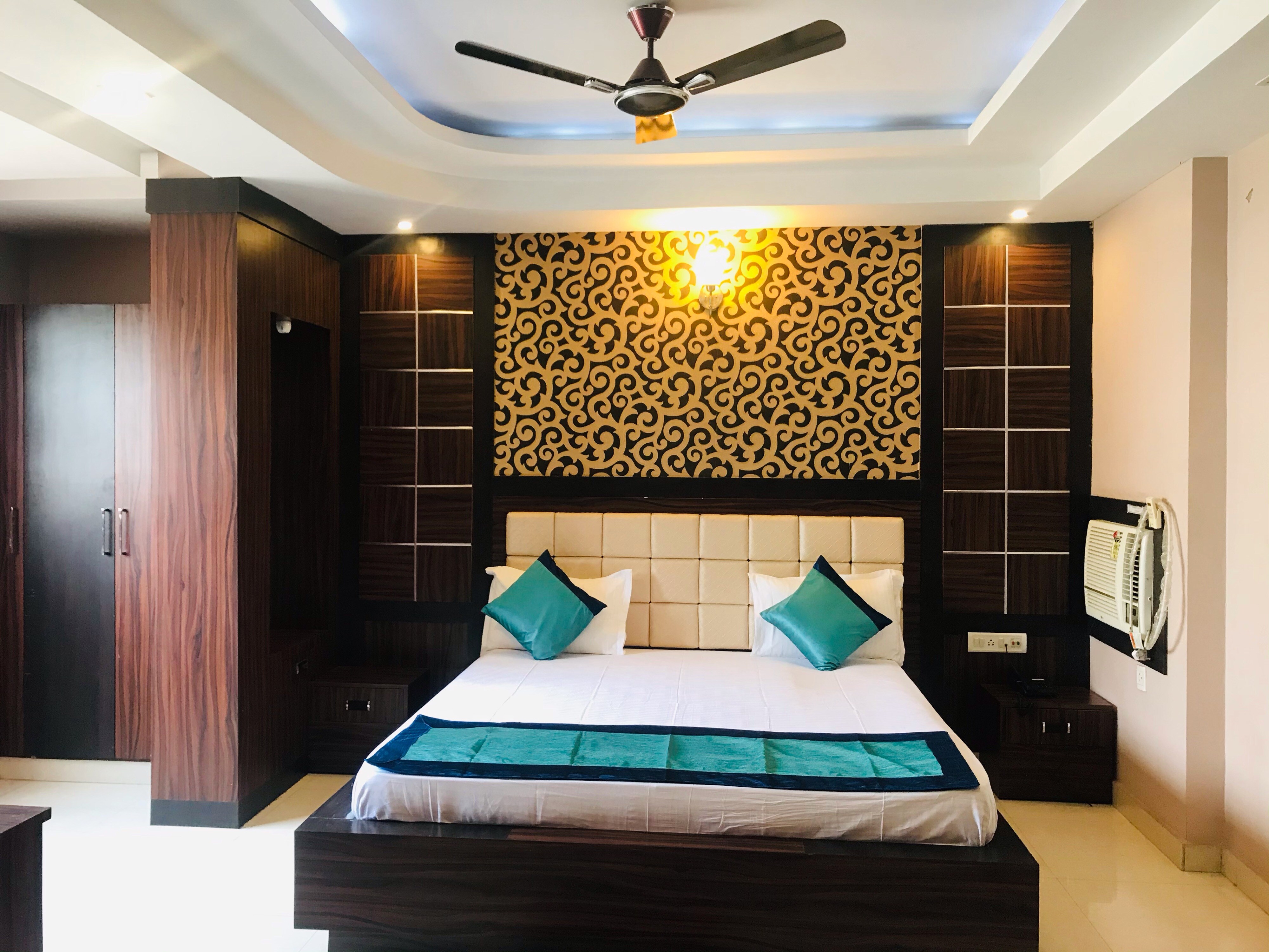 Hotel Kunal Regency