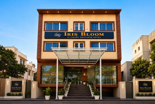 Hotel Iris Bloom- 2 KM from Shimla Highway