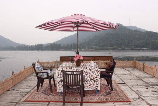 Chinar Group of Houseboats