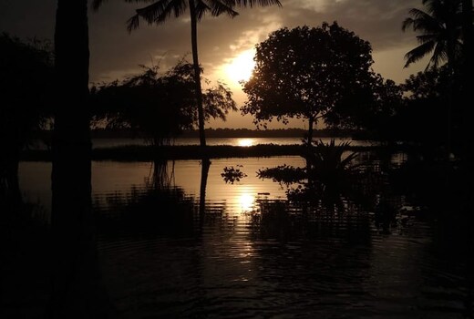 Vembanand Lake Villas