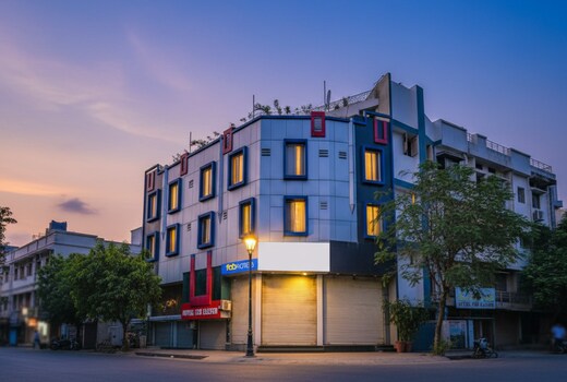 FabHotel Ten Eleven
