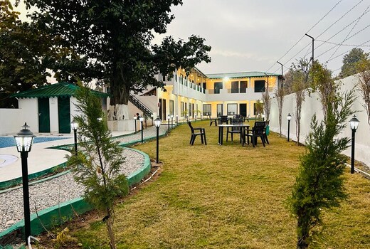 Jungle Castle Resort