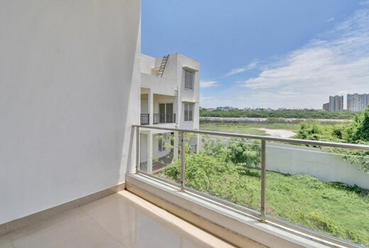 Max Villa ECR