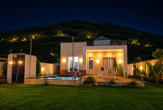 The Viraaj Farm & Villa(Hills view)