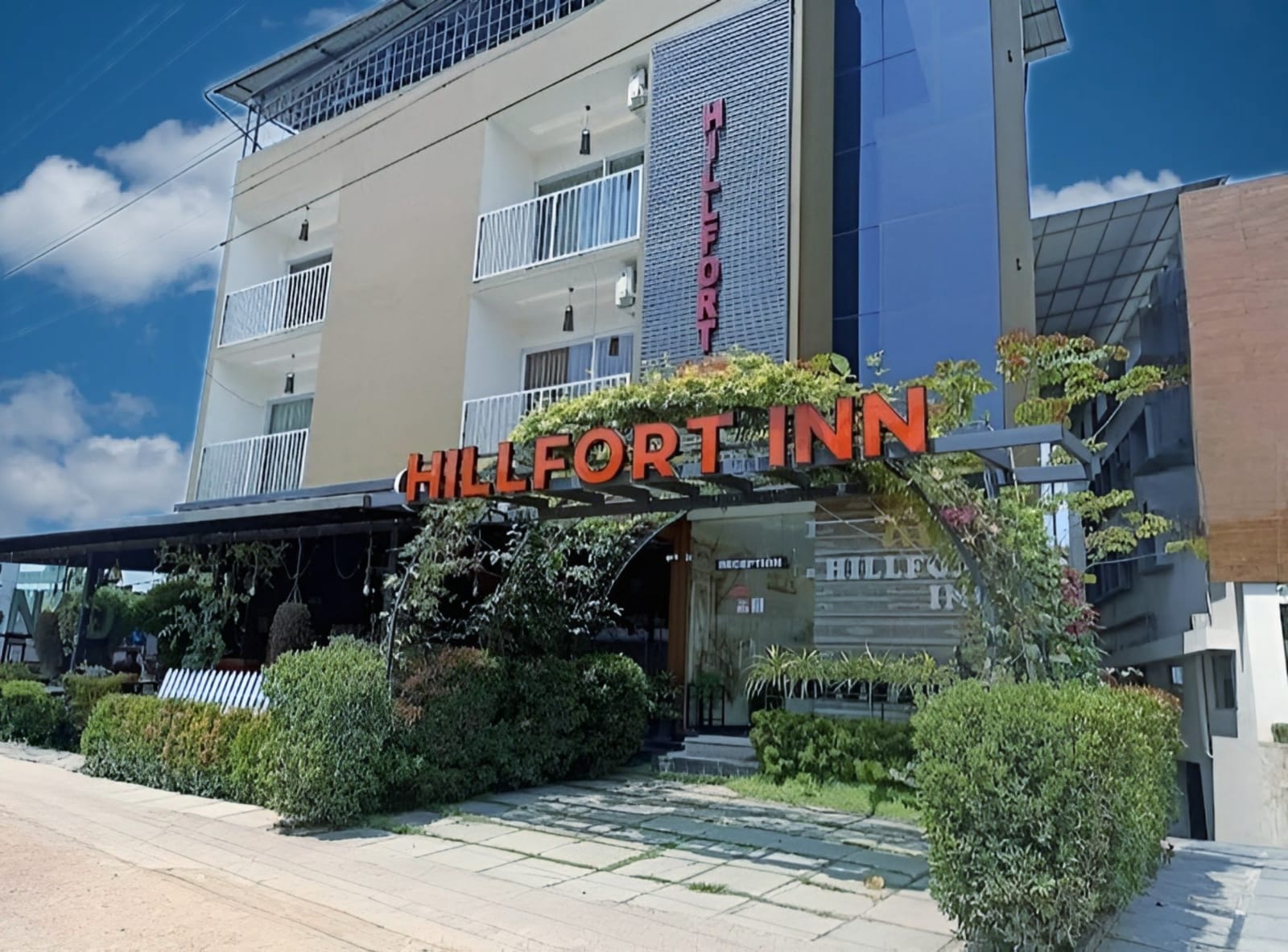 Hillfort Inn Hotel