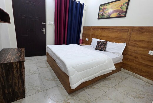 HOTEL GAYATRI & GAURA INN
