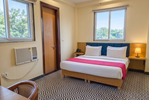 OnlyStay Snap Hotel