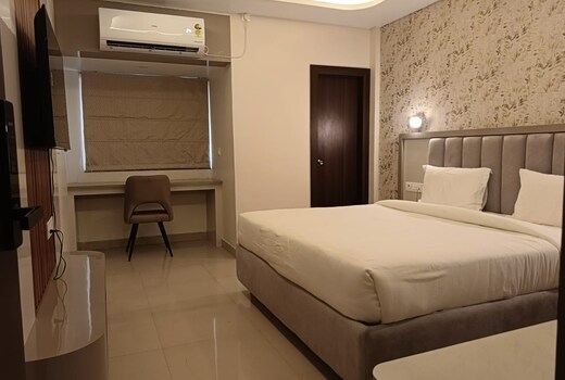 Hotel Ravindraya Residency
