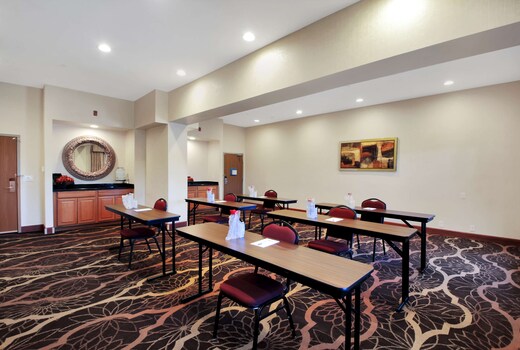 Hampton Inn And Suites Hemet