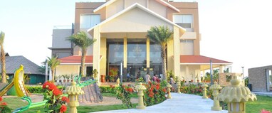 7 Seasons Resort & Spa