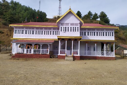 Madhan Palace Homestay | Mountain-view Rooms