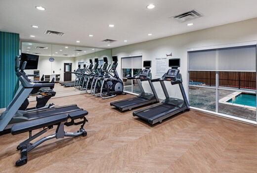 Holiday Inn Express & Suites DENTON - SANGER
