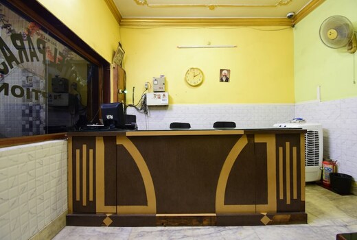 Hotel Paras