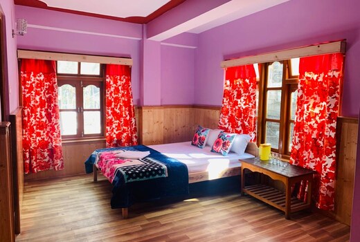 Hotel Lashar Valley