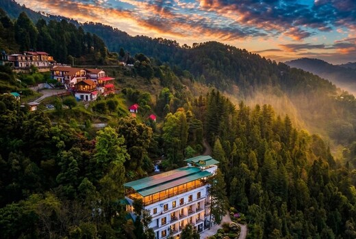 Hotel Dhanolti View by LA Riqueza