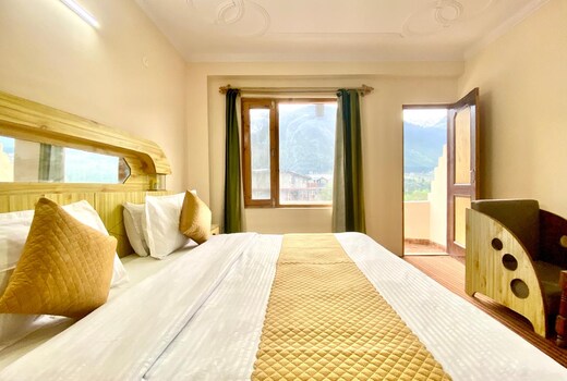 Aman Cottage Mountain View Stay in Manali