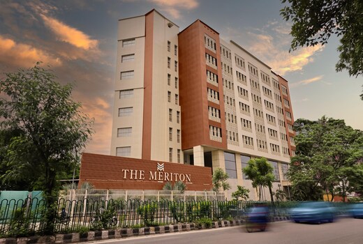 The Meriton, Nehru Palace - Just a Minute's Walk from OKHLA NSIC Metro Station