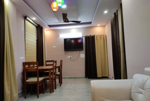River View Delhi Home Stay