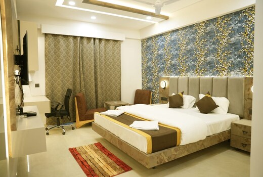 Paahun Vacations Omaxe Apartments