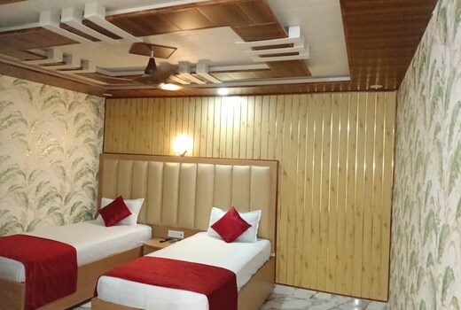 Hotel Dharmshila palace