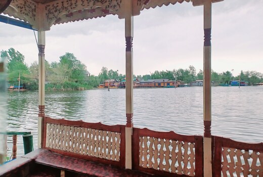 Victoria Garden Houseboat