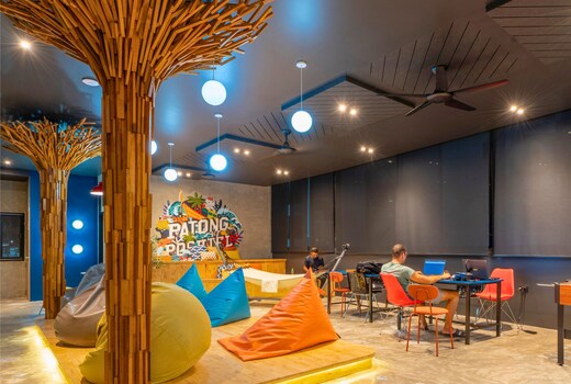 Patong Poshtel