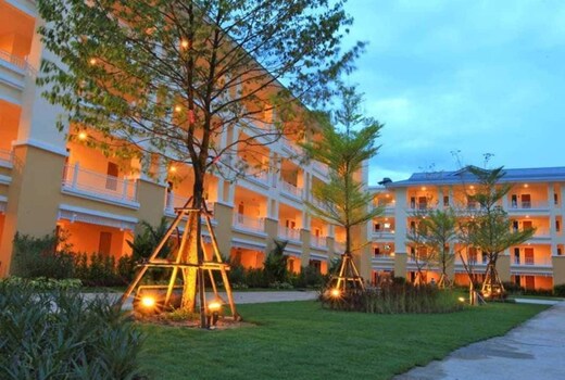 OYO 75659 Palette The One Residence Hotel