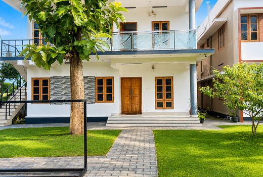 Zenways Private Villa Near to beach quieter bed walk to cliff