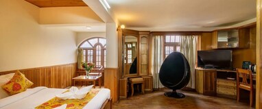 Hotel Yavachi - 300 mts from MG Marg