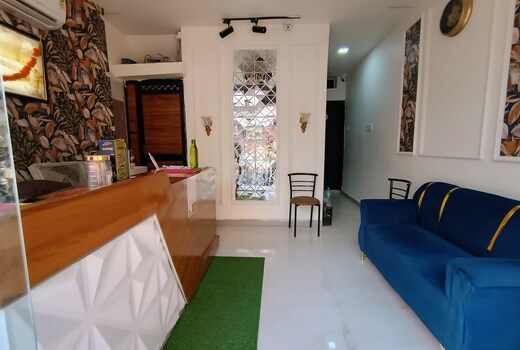 Shri Radha hotel