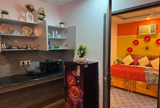 Private Cozy Space with Rooftop Garden NCR Gurgaon
