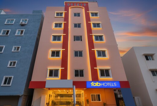 FabHotel Blue Spring - Near Hi-tech City Metro Station
