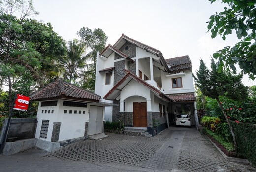 Hotel O Omah Duwet