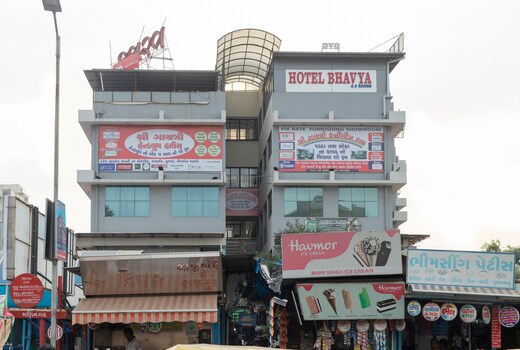 Hotel O Bhavya