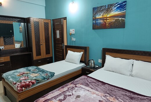 Hotel Vrindavan Palace