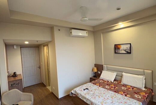 Omaxe luxury stay