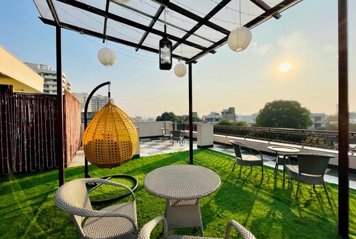 BluO Studio2 Golf Course Road, Gym, Balcony Garden