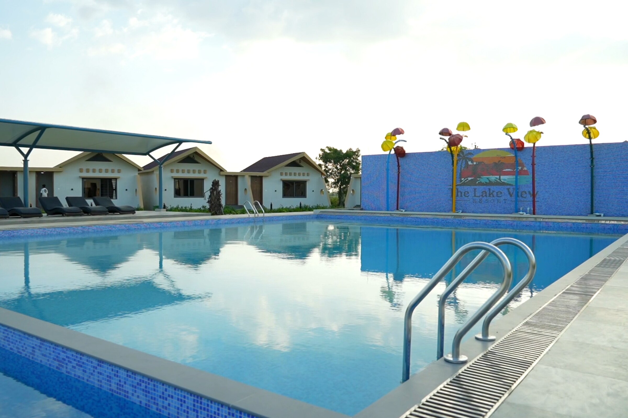 The Lake View Resort,Dhari