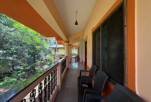 The para Studio.
