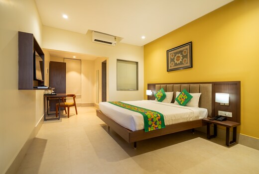 Treebo Elite Residency - 2 Kms From Railway Station
