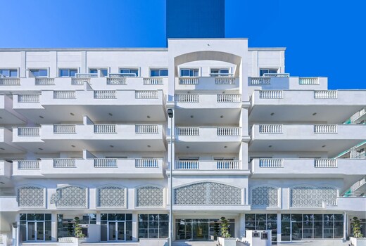 ELIVAAS Curated Modern Living 1B Apartment in JVC