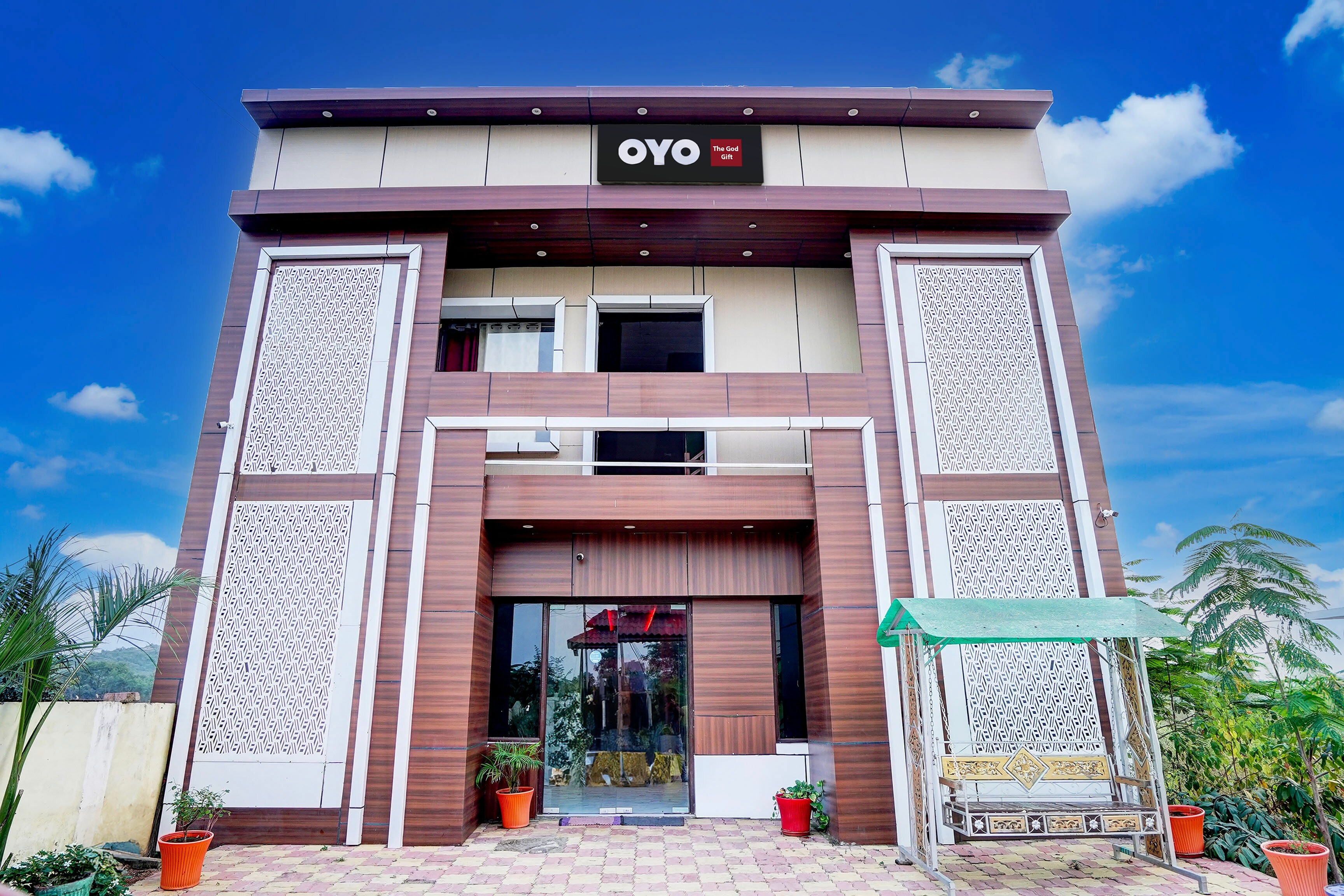 Hotel O The God Gift