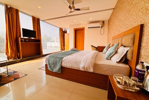 Aqoss Hotel