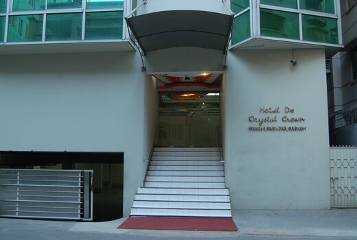 Hotel De Crystal Crown.