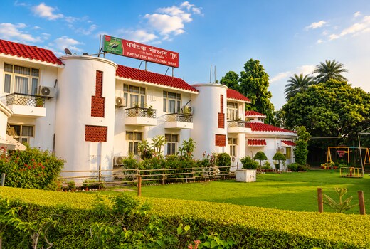 Hotel Saras, Raebareli